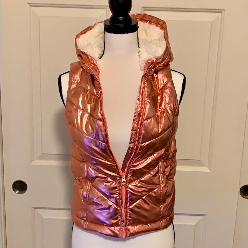 Girls zip up puffer vest size 10-12